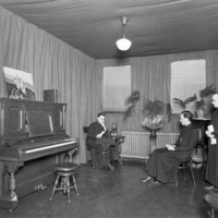 WEW Studio 1930 (b).jpg